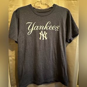 MLB New York Yankees baseball team T-shirt. Size Medium. Iconic NY Yankees font.